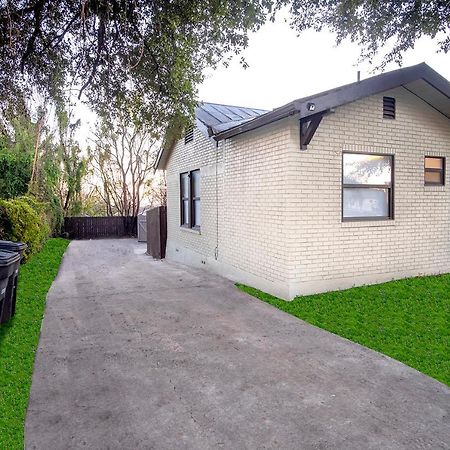 Cozy Downtown Guest House 2Br/1Ba Sleeps 8 San Antonio Esterno foto