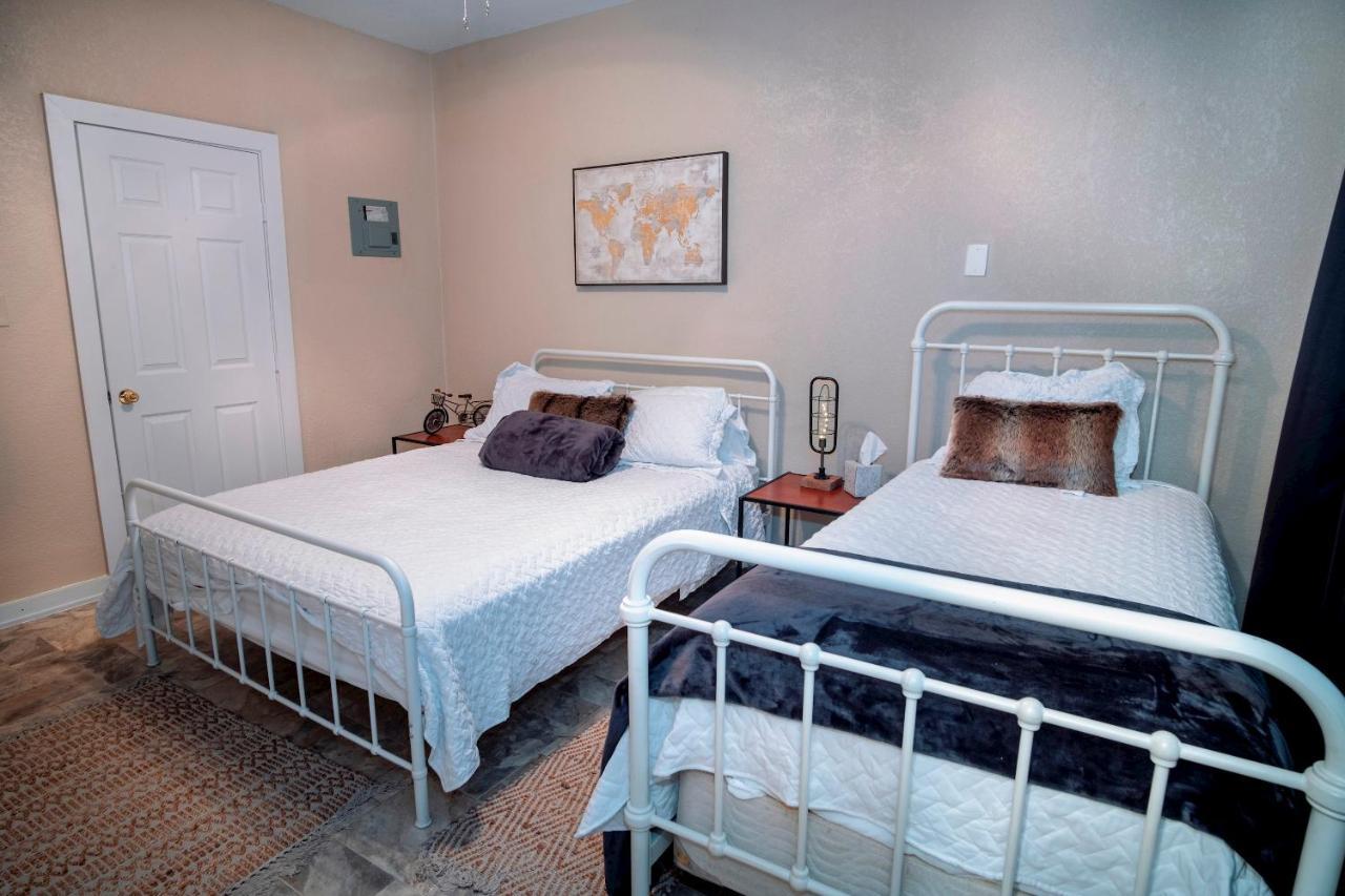 Cozy Downtown Guest House 2Br/1Ba Sleeps 8 San Antonio Esterno foto