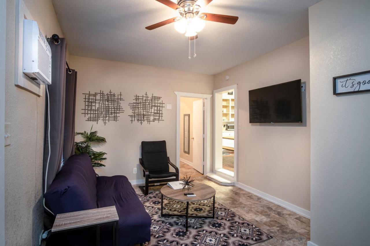Cozy Downtown Guest House 2Br/1Ba Sleeps 8 San Antonio Esterno foto